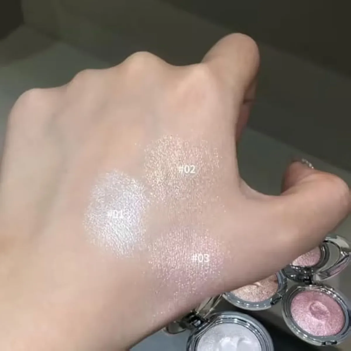 Champagne Gold Highlighter – Waterproof Metallic Glow Cream for Face & Body | Warm Sunlit Shimmer with Silky Texture | Long-Lasting Radiant Finish, Glowing Contour for Dai